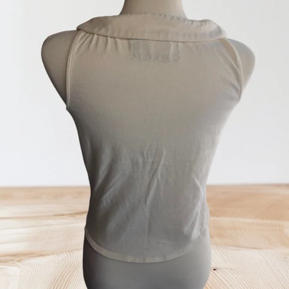 Women's White Sleeveless Collared Top - Picture 2 of 7